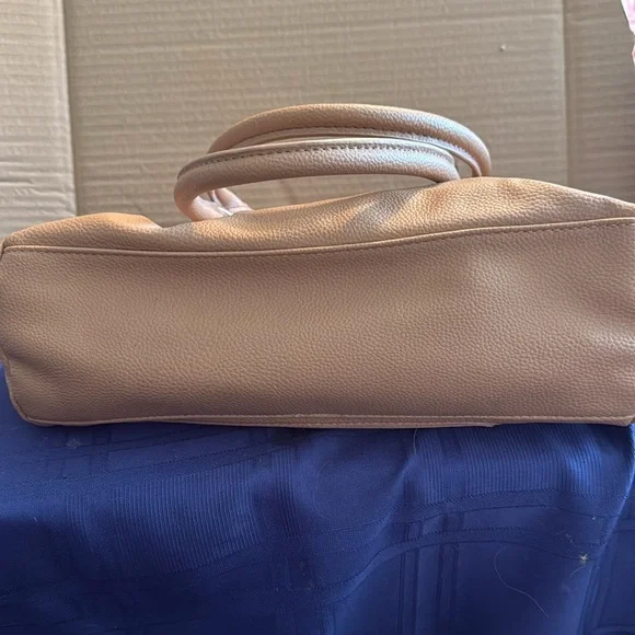 Tan/camel Rossetti handbag. Like new condition. Endless pockets! - Picture 5 of 8